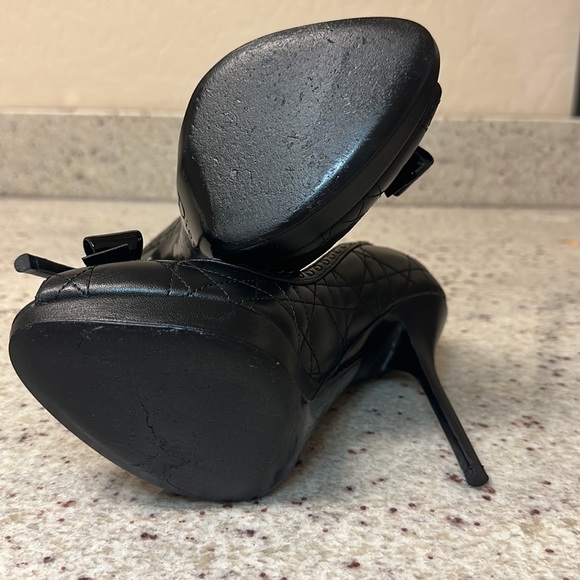 Christian Dior Cannage Pattern Leather Pumps Size 39 Pre-Loved - Picture 10 of 13